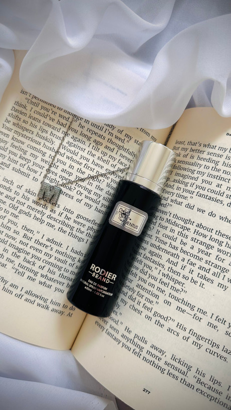 عطر جیبی مردانه رودیر (Rodier) مدل اونتوس (Aventus) - حجم ۳۰ میلیلیتر